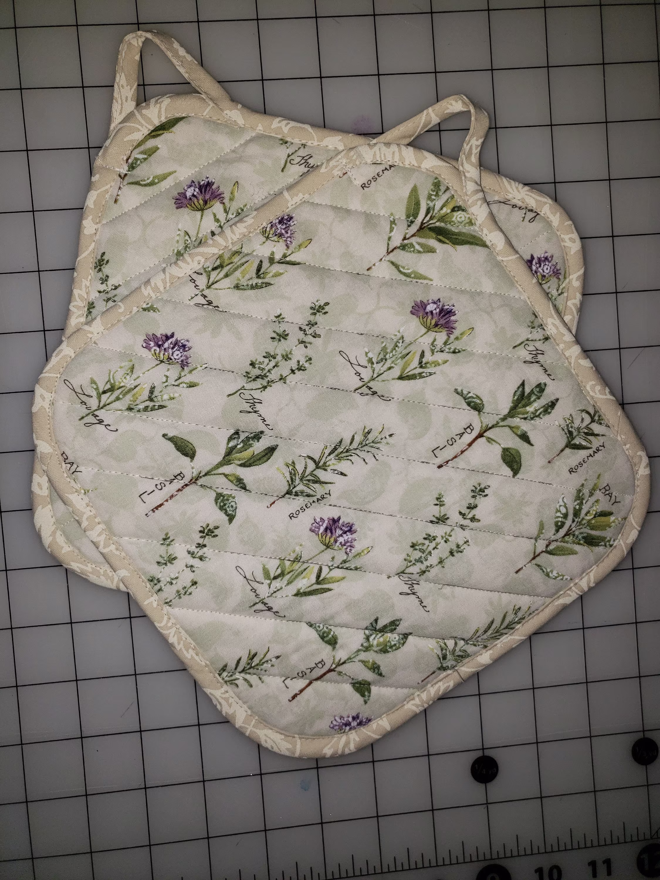 Herbs & Flowers Cream Green Square Quilted Floral Potholders Or Trivets With Hanging Loop Set Of 2
