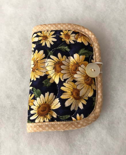 Quilted Needle Book Case Organizer - Daisy Flowers On Dark Green
