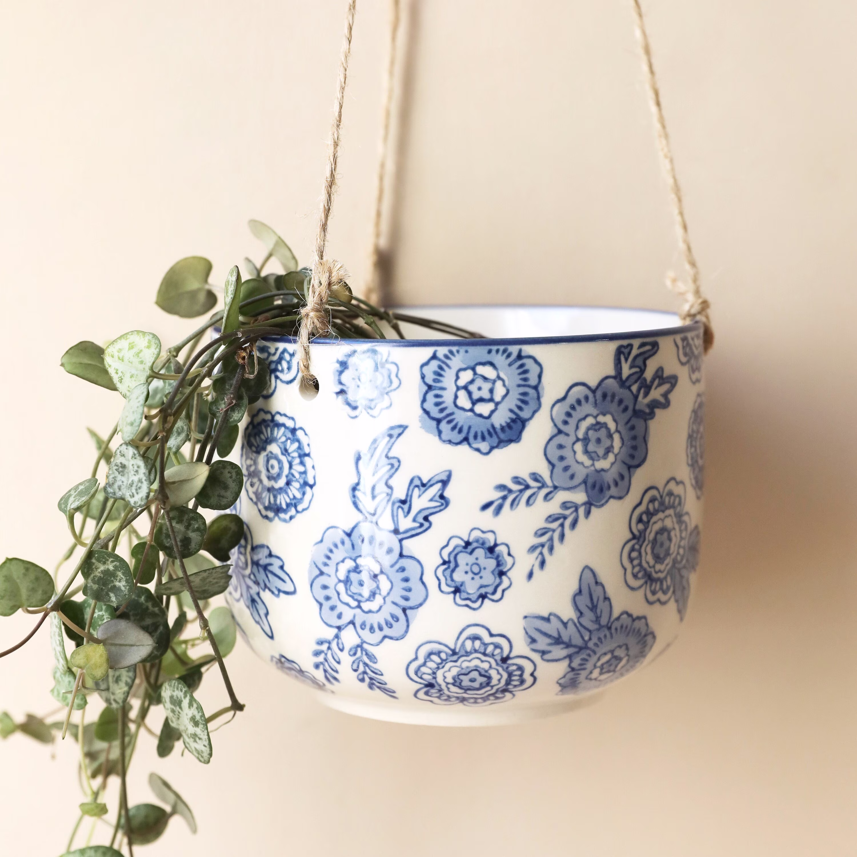 Sass & Belle Blue Willow Hanging Planter Boho Homeware, Floral Plant Holder, Pot, Indoor Lisa Angel