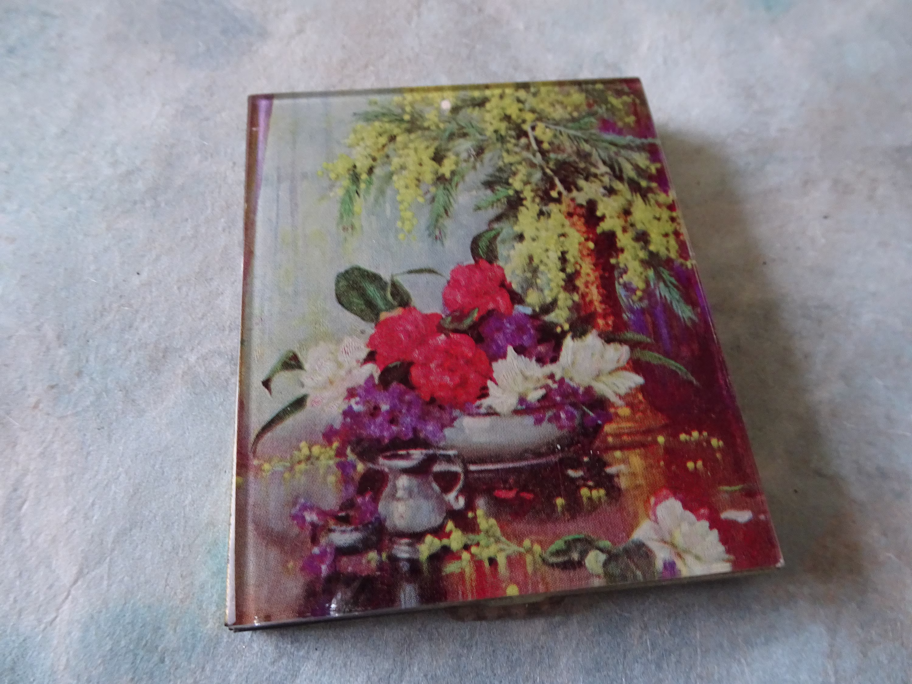 Vintage Rectangle Brass Cased Powder Compact Delightful Designed Floral Lid & Base Vanity Case