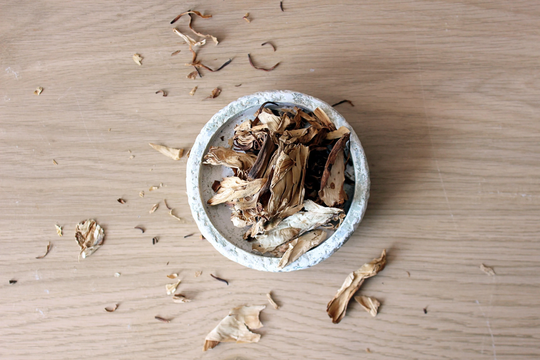 White Lotus | Nymphaea Ampla, Dotleaf Water Lily Petals, Loose Leaf Healing Herbs, For Smudging & Tea, Divine Feminine, Goddess Herb