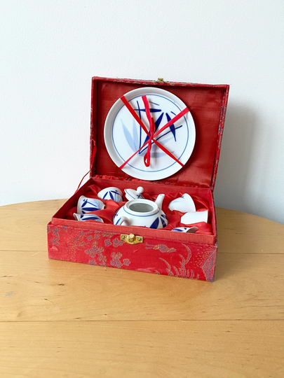 Mini Porcelain Chinese Teapot With 6 Little Tea Cups