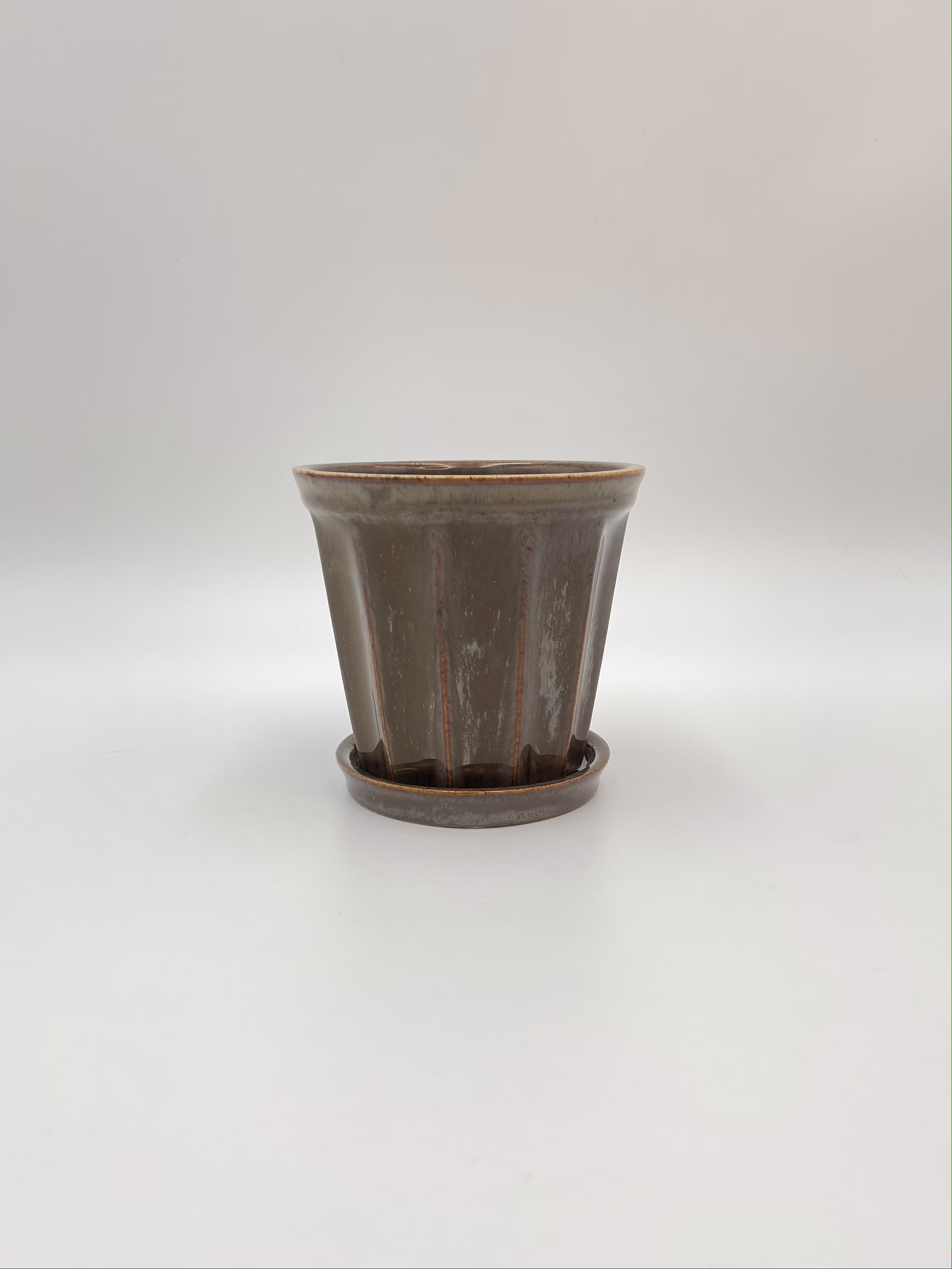 Aura Ceramic Plant Pot, Pink House Interior Design, Saucer, Glazed Pot 13.5 cm, Various Colours, Drainage Hole Options