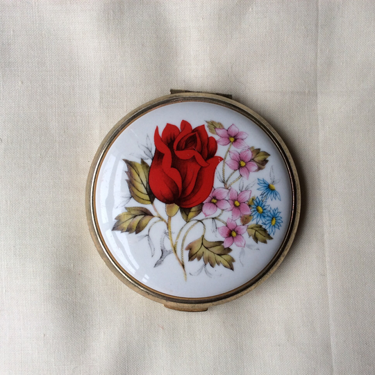 Vintage Mid Century Powder Compact. Floral