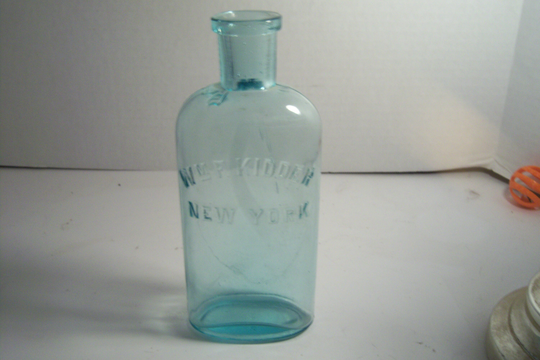 1880's Wm F Kidder Ny 7 3/8 Inch Aqua Medicine Druggist Pharmacy Homeopathic Bottle