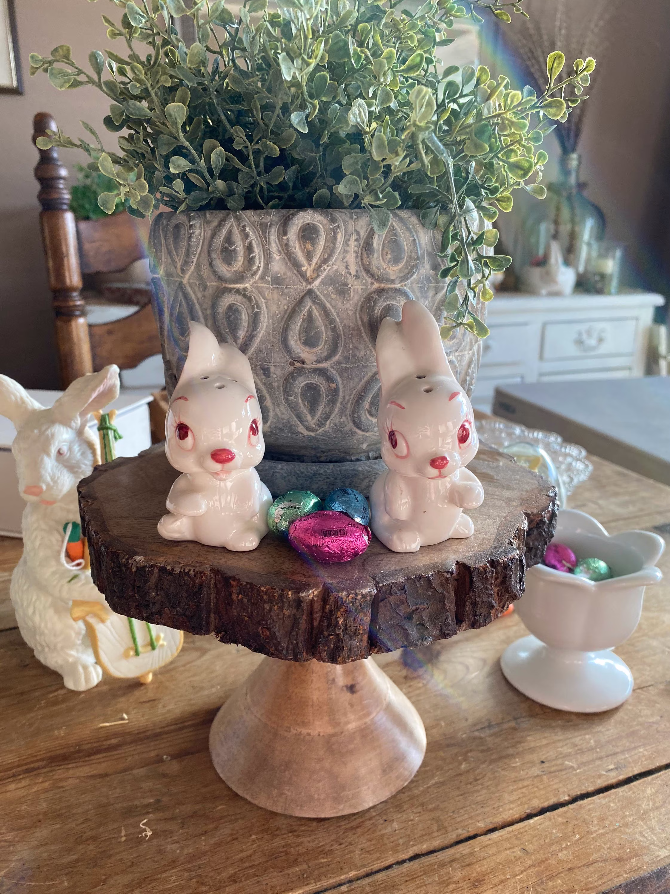 Easter Bunny Salt & Pepper Shakers - Decoration For Kitchen