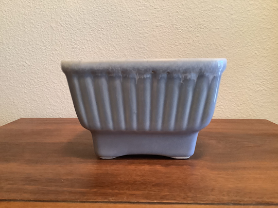 Hull Usa Planter No. 716 in Blue Drip