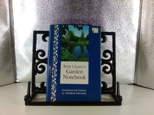 Gardening, Garden Notebook By Gold Medal Winner, London, Beth Chatto, 1st 1988 1997 U.s.a. Illustrated, Pub. Sagapress, Inc. H.c