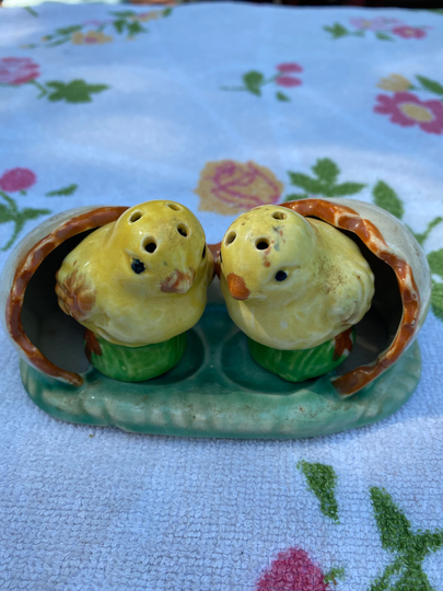 Vintage Made in Japan Ducking Salt & Paper Shakers Egg