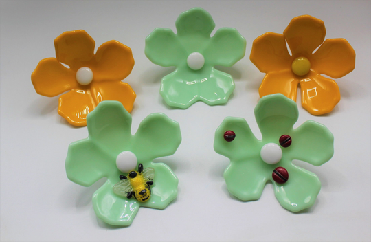Ming Green & Yellow Flower, Fused Glass Hibiscus Plant Stake, Garden Art, Mother's Day Gift, Yard Decor