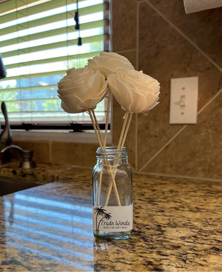 Trade Winds | Diffuser Sola Wood Scented Linen Sea Salt Moss Gift