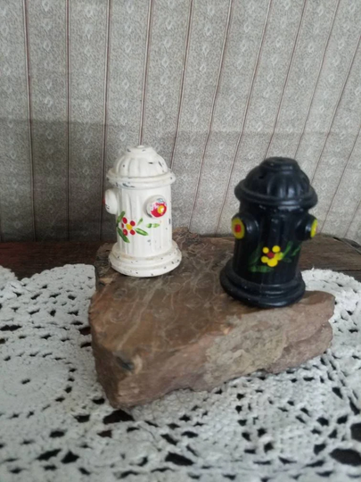 1 Pair Fire Hydrant Salt & Pepper Shakers