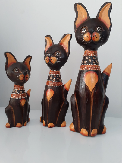 Handcrafted Wooden Set Of 3 Cats