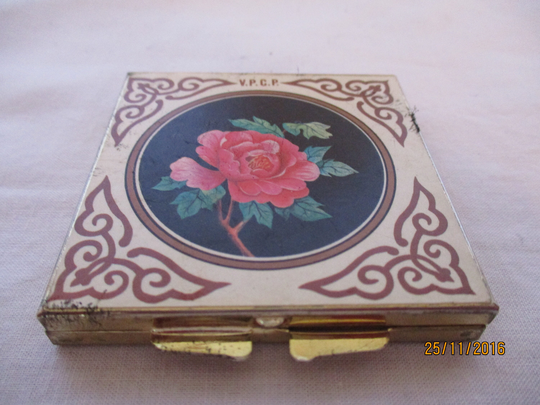 A Beautiful Vintage Solid Gold-Plate Pill Box/ Trinket/Jewellery Box/Jewellery Storage, Made in France