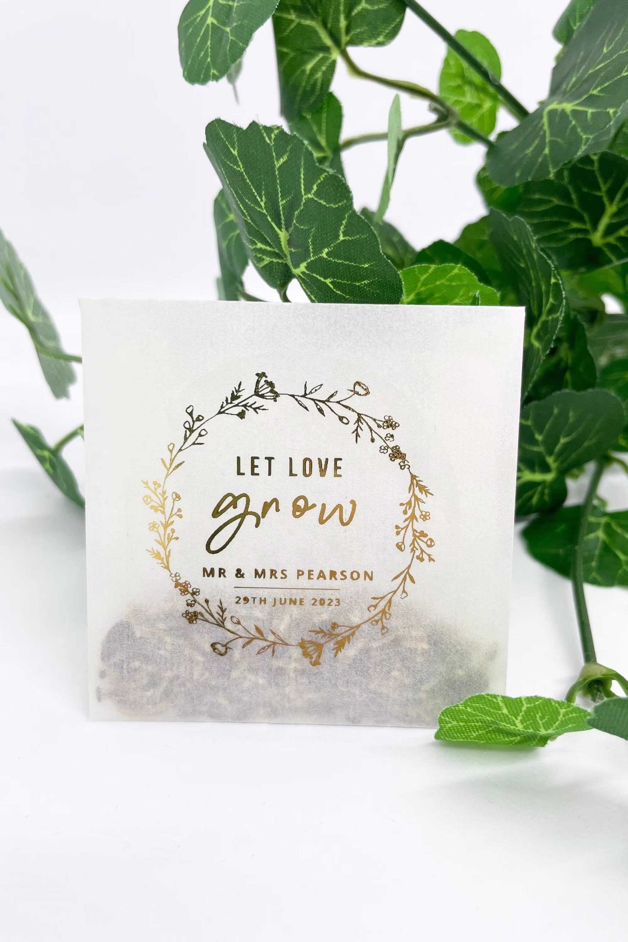 Personalized Let Love Grow Wildflower Wedding Favours Gold Foil Floral Garland Design Guest Thank You Favors Eco-Friendly Bee Lover Gifts