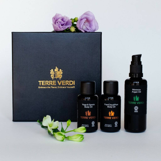 The Face And Body Oil Box - Organic Bodycare Gift Set