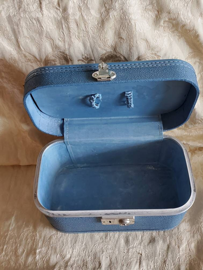 On Sale Rare Find, Rustic Powder Blue, Airplane No Name, Train Case Or Makeup Suitcase, Mid Century Travel Box