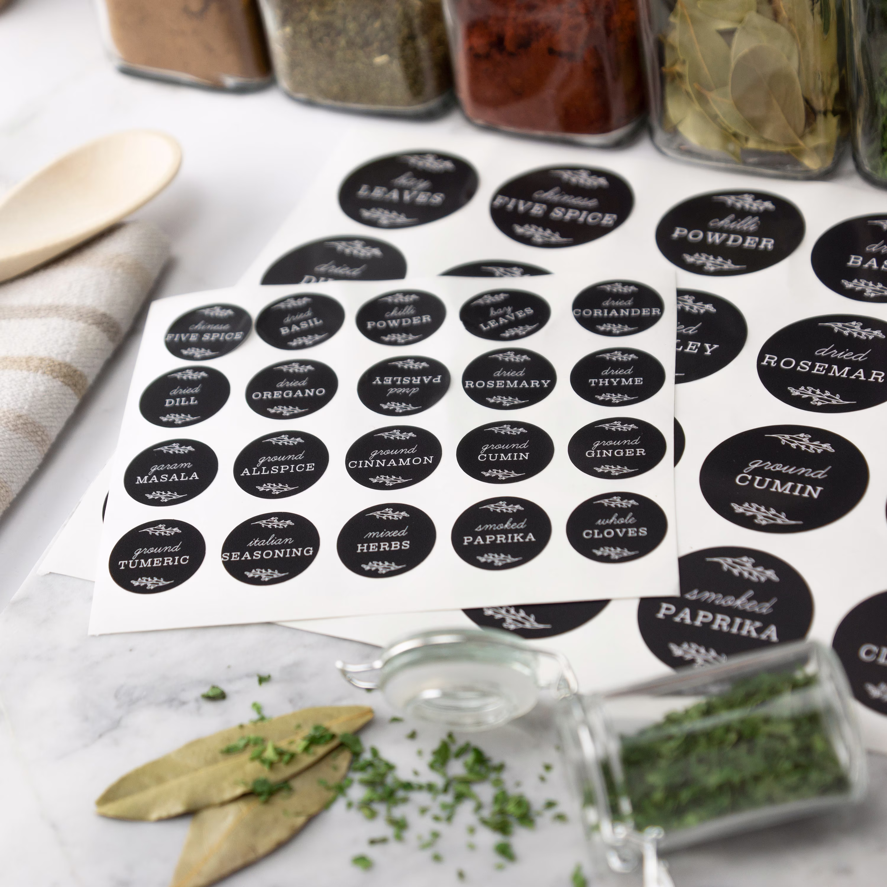 Herbs & Spices Jar Labels - Kitchen Pantry Storage Vintage Black Look