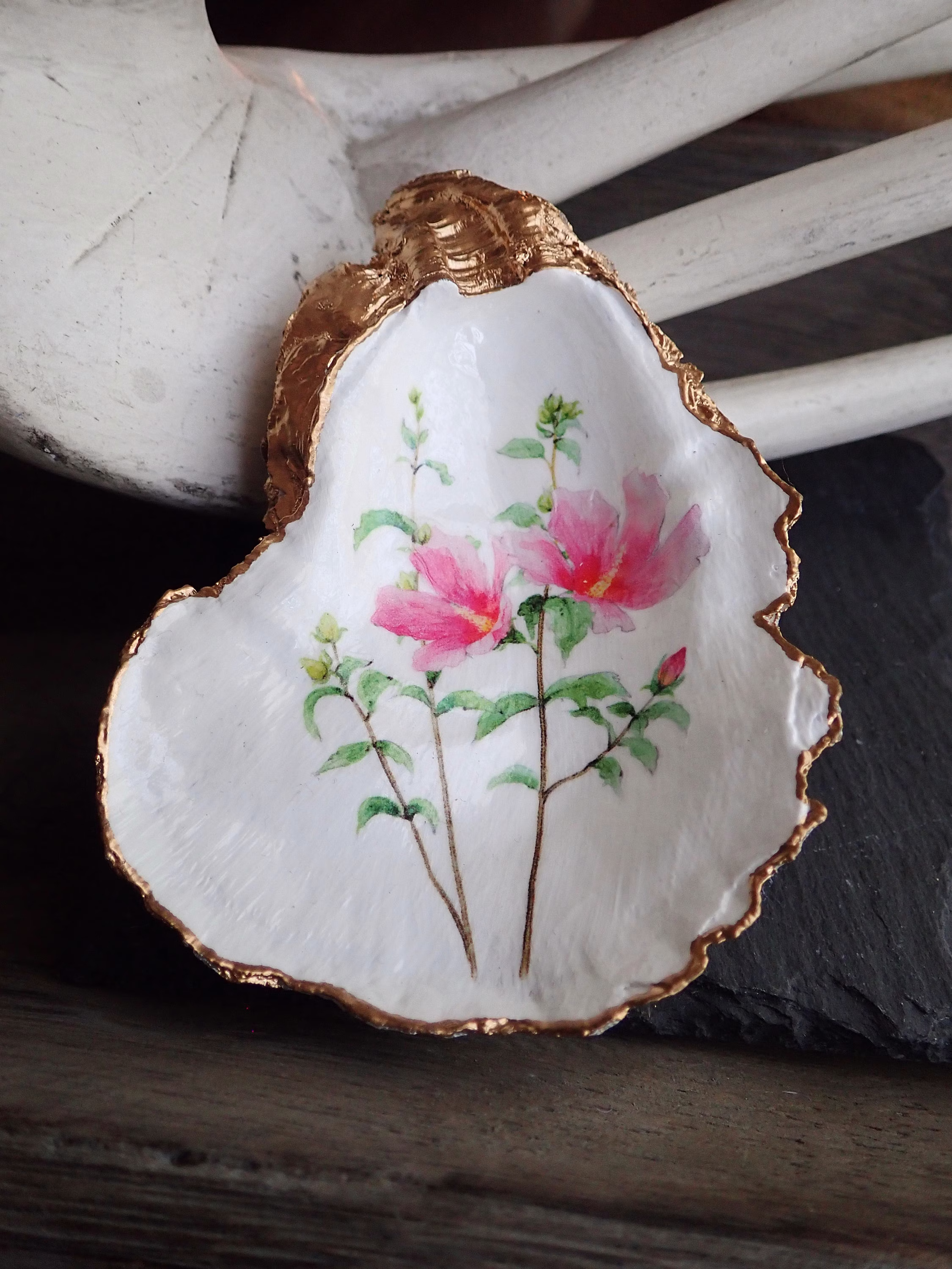 Hawaii State Flower, Hibiscus Flower Oyster Dish, Decoupage Shell, Hostess Gift, Ring Seashell Trinket Housewarming Gift