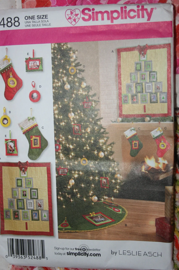Christmas Simplicity Sewing Pattern #2488, Seasonal Decorations Stocking Ornaments Tree Skirt