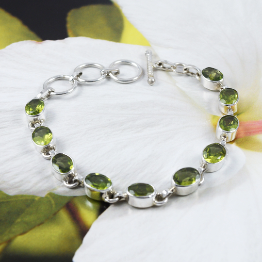 Gorgeous Hawaiian Genuine Peridot Oval-Cut Bracelet, Sterling Silver Green B3324 Birthday Christmas Gift, Statement Pc