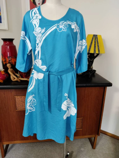 Turquoise White Hibiscus Hans Jutte Hawaiian Dress Tie Belt Dolman Sleeve Casual 98cm Bust 38Inch