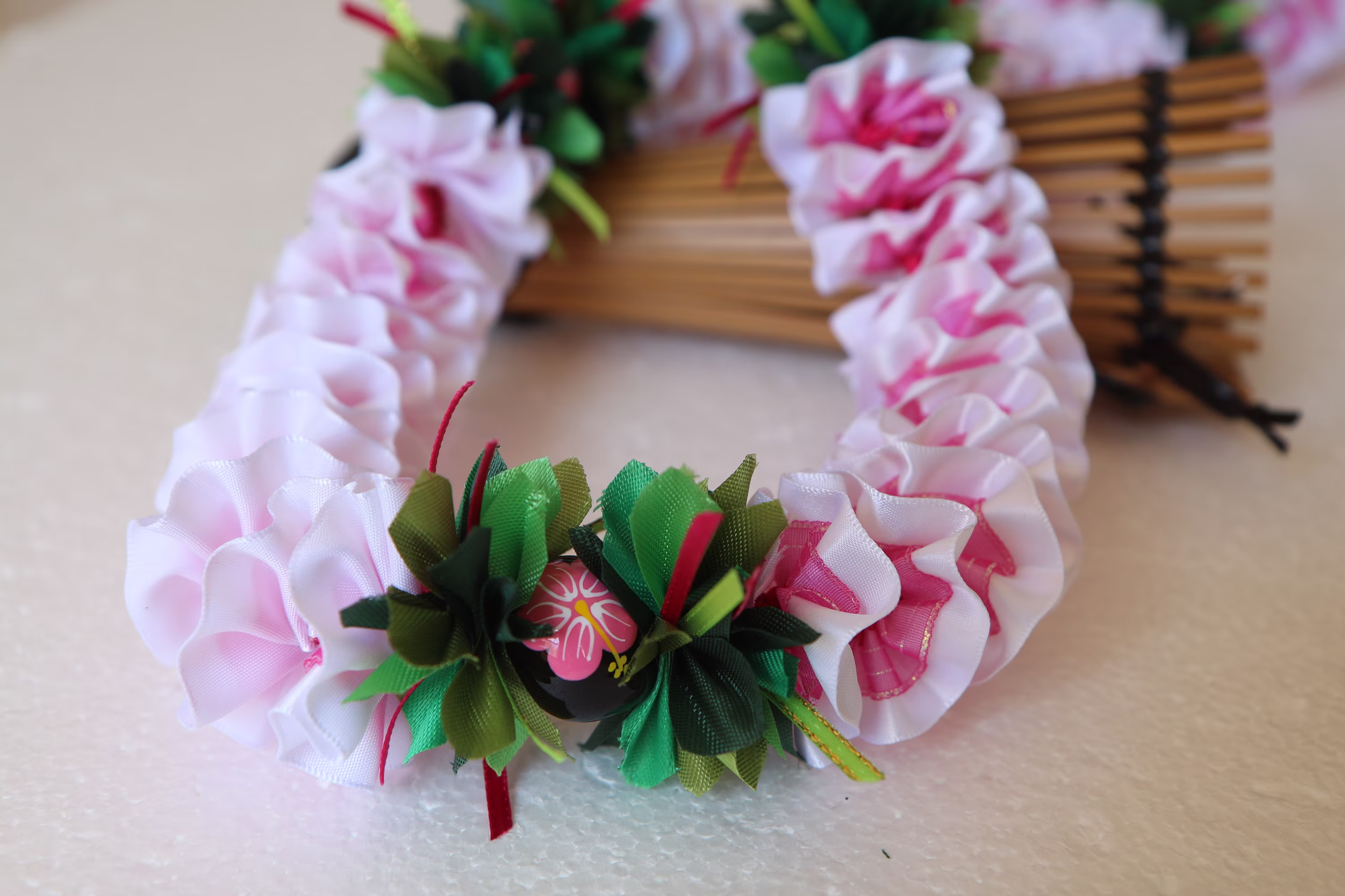 Hawaiian Ribbon Lei Plumeria White & Pink With Painted Hibiscus Flower
