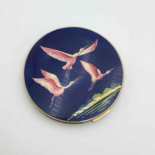 Vintage 1950S To 1960S Stratton Flying Pink Flamingoes Blue Powder Compact Complete in Good Condition Has Very Small Light Dent On Front