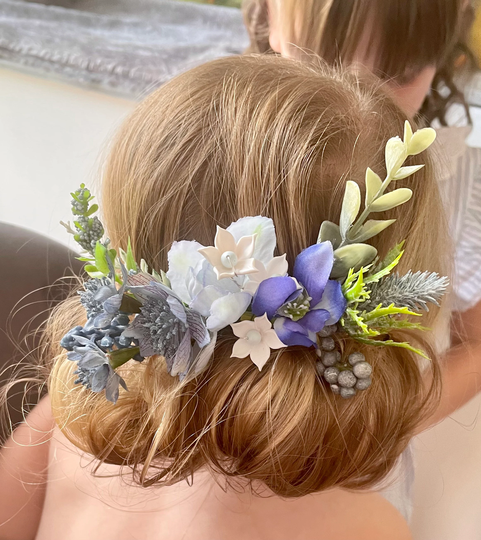 Beautiful White & Powder Blue Mixed Flower Floral Cottage Garden Artificial Bridal Bride Wedding Hair Piece Comb Vintage Silver