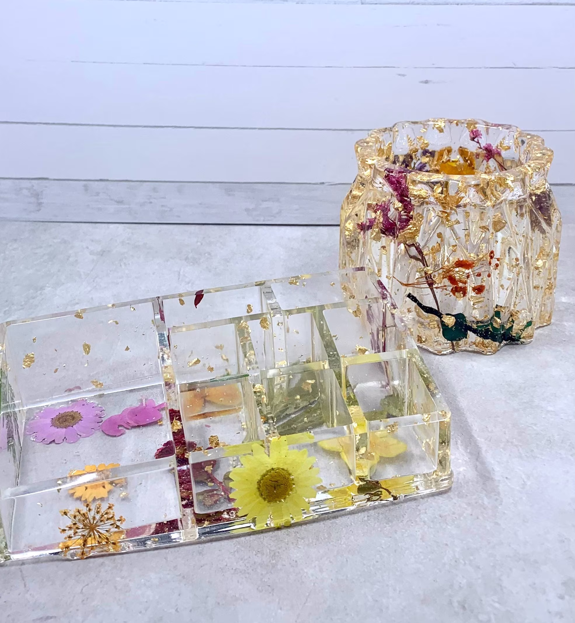 Pressed Flower & Fern Resin Makeup Organizer Set With Choice Of Jar Size & Foil | Vanity Caddy, Bathroom Inspiration, Office Organization