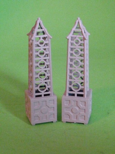 Department 56 Lattice Obelisk Seasons Bay Set Of 2 #53376
