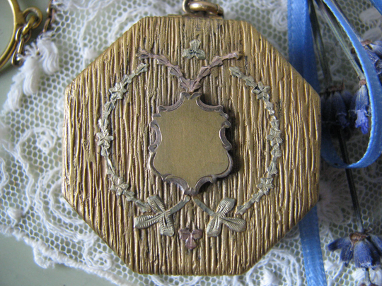 Antique Victorian Black Hills Gold Filled Dance Powder Compact Locket Box Treasure