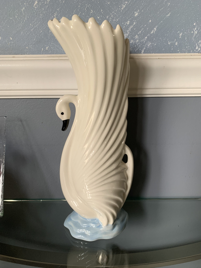 Elegant Swan Vase