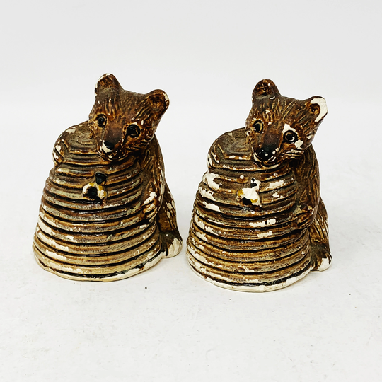 Vintage Beehive Shakers - Salt & Pepper Honey Bear Vintage Beehive Decor Bee Lover Country Farmhouse