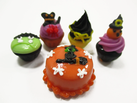 Dollhouse Miniature Food Mini Halloween Cake 1.5 cm Cupcake Seasonal 16092