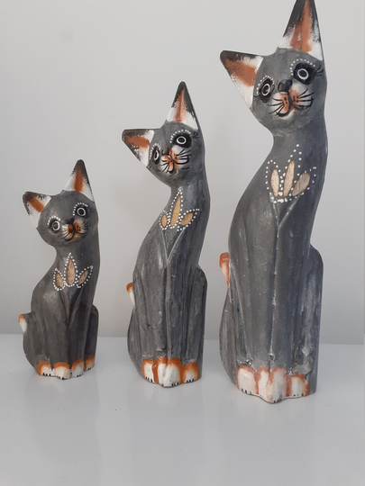 Handcrafted Wooden Set Of 3 Grey Cats