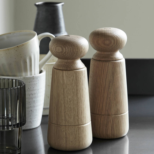 Oak Salt And Pepper Mill Set