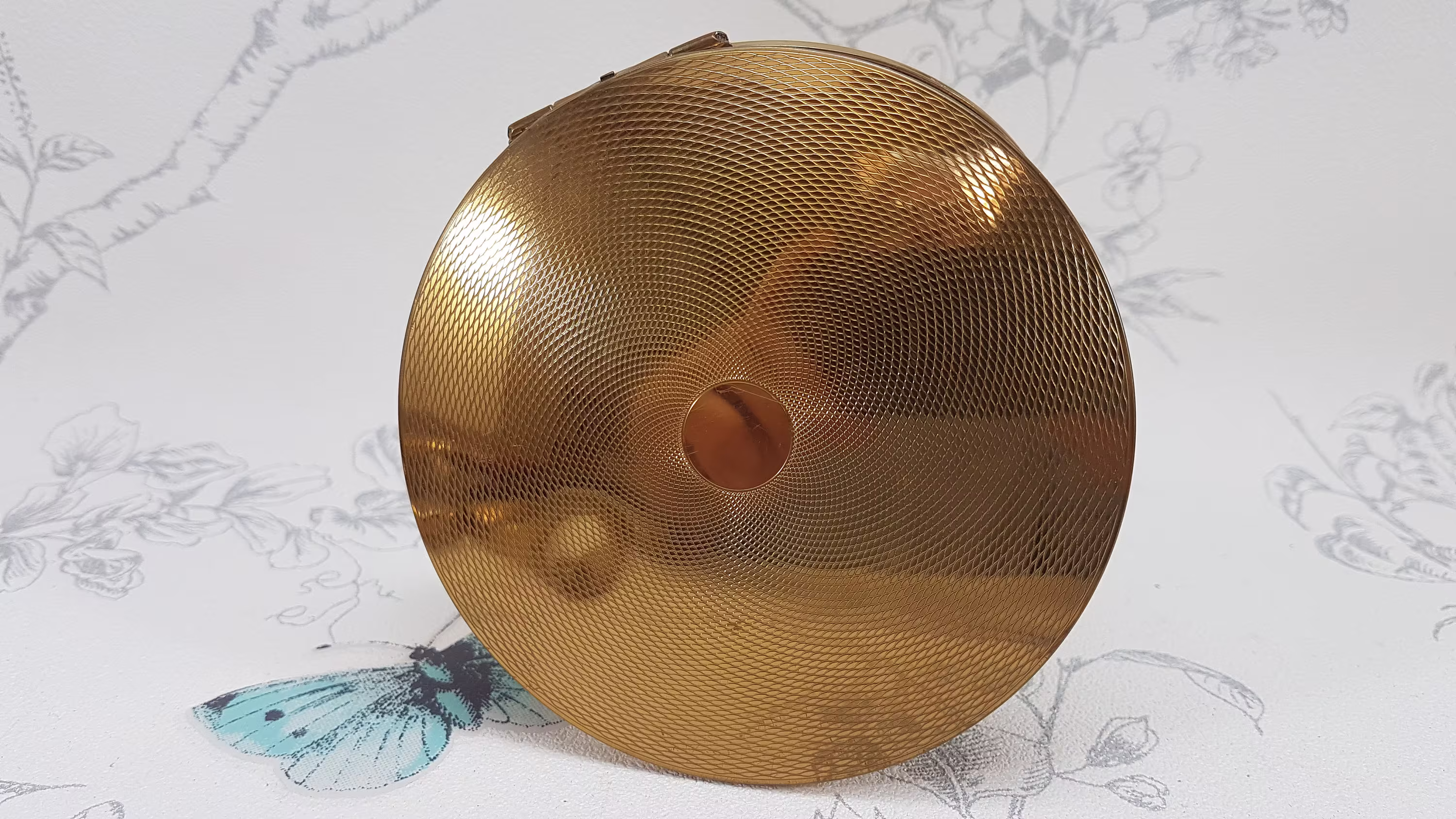 Large Vintage Stratton Flapjack Compact Mirror, Gold Tone Powder