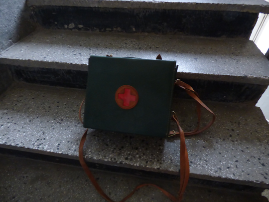Vintage Army Field Medical Bag - Military Doctor Green Leather With Red Cross First Aid Medical Box Messenger