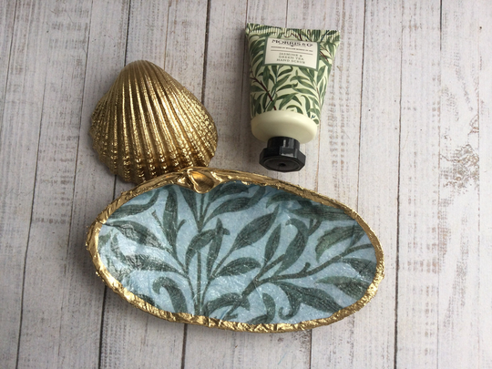 William Morris Willow Bough Design. Gold Leaf Sand Gaper Shell & Cockle Ornament. Liquid Gifts. Handmade Keepsakes
