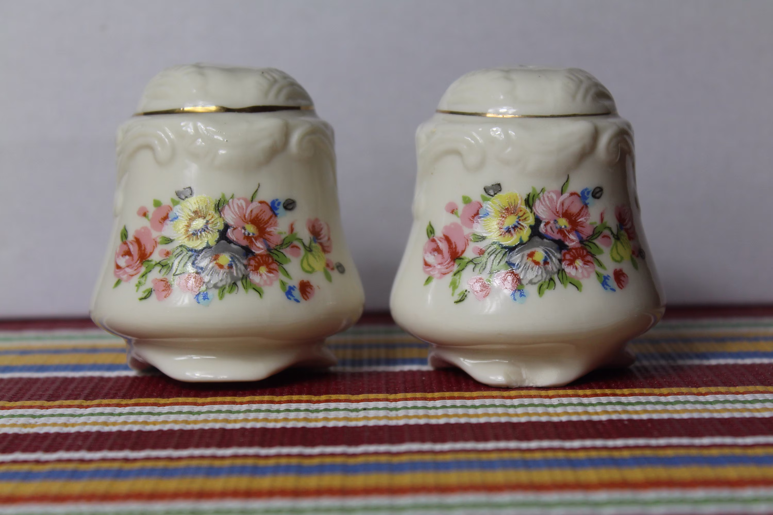 Floral Pattern Vintage Salt & Pepper Shaker Set