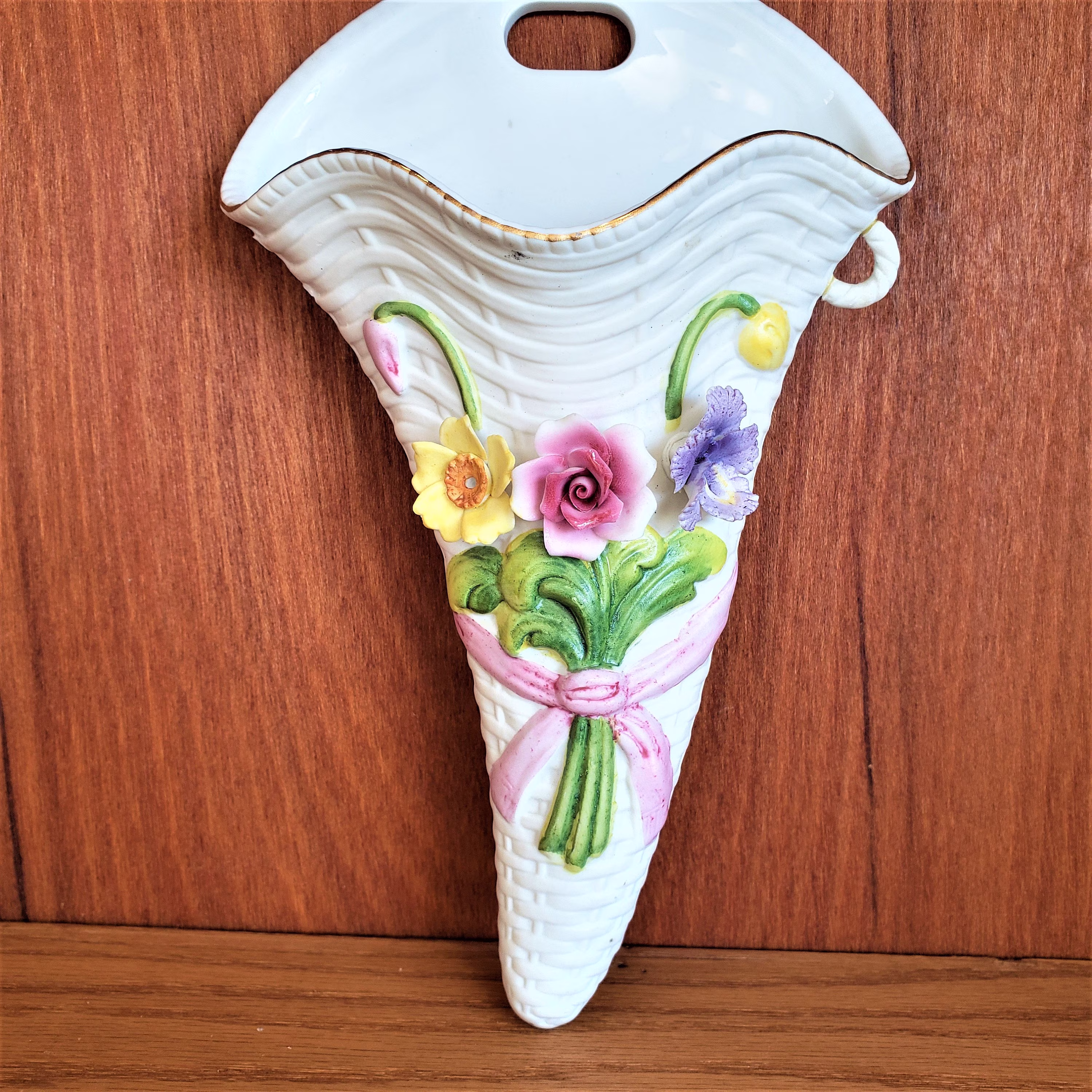 Horn Of Plenty Wall Hanging Vase Pocket Planter Attached Flowers Porcelain Vintage