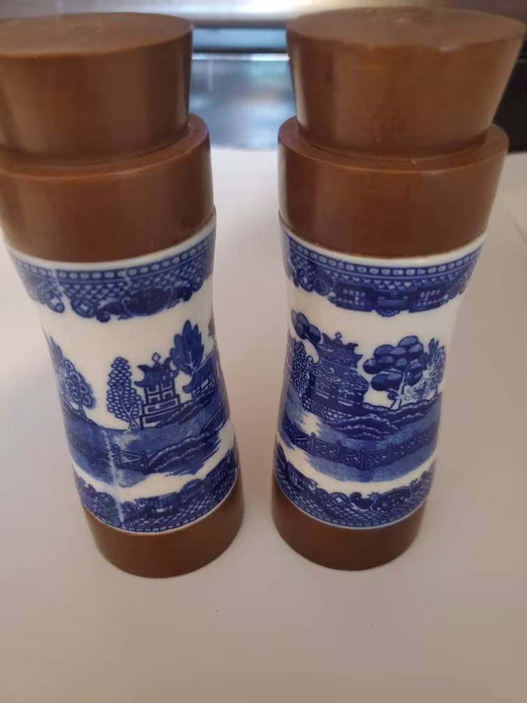Vintage Blue & White Asian Village Scene Salt Pepper Shakers Ceramic Wood