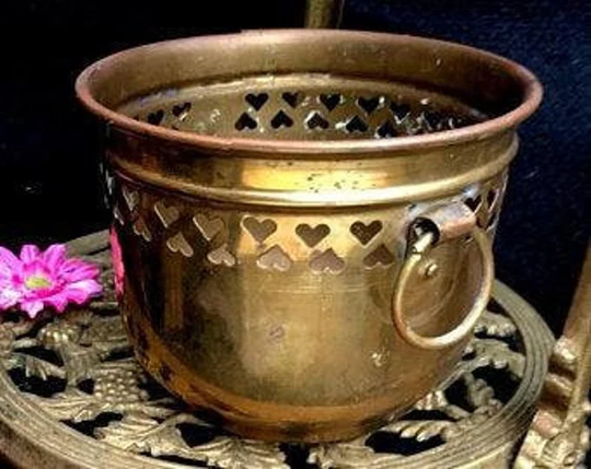 Vintage Brass Planter Pot //Rustic Plant Holder With Legs/ Cauldron Planter/ Jardiniere/ Herb Or Cacti Pot/ Boho Brass/ Bohemian/ Witchy