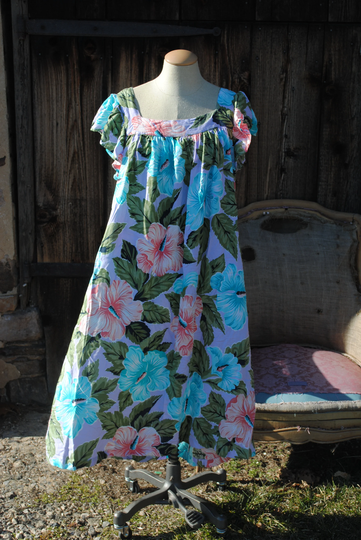 Vintage Hawaiian Tropical Print Ruffle Sleeve Dress