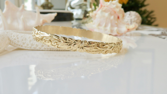 14 Karat Solid Gold 8mm Cutout Hibiscus Flower Bangle | Hawaiian Heirloom Fine Jewelry Made in Hawai'i