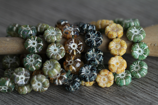 60 Rustic Picasso White Washed Multicoloured Hibiscus Flower Bead Mix 9mm Czech Glass Beads For Jewellery Making
