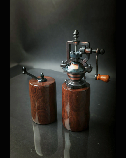 Salt & Pepper Mill Set, Wooden Handmade Peppermill, Christmas Gift For Mum, Dinner Tableware