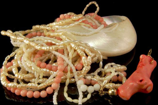 3 Vintage Organic Coral Pearl Shell Gold Tone Earring Necklace Pendant Set