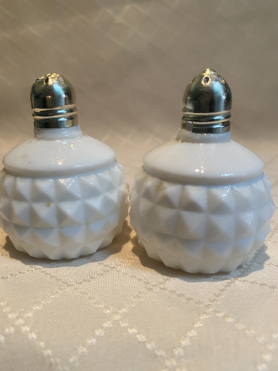 Japan Milk Glass Diamond Pattern Small Salt & Pepper Shakers The Tops Are Damaged